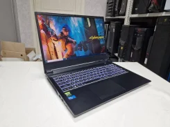Firebat. 15.6", ��� 16 ��, ���� 512���, WiFi: 1, Bluetooth: 1, ����������� �� 3��. ����