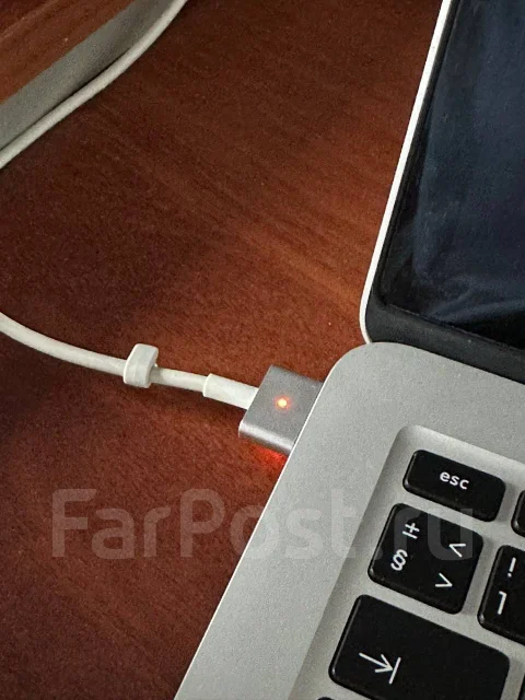 Apple MacBook Pro 13 2014 Mid MGX72. 13", 2,6����, ��� 8 ��, ���� 256���, WiFi: 1, Bluetooth: 1, ����������� �� 3��. ����