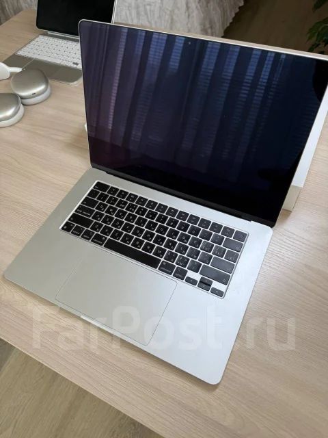Apple MacBook Air 15 2023 MQKT3. 15", ��� 8 ��, ���� 512���, WiFi: 1, Bluetooth: 1, ����������� �� 12��. ����