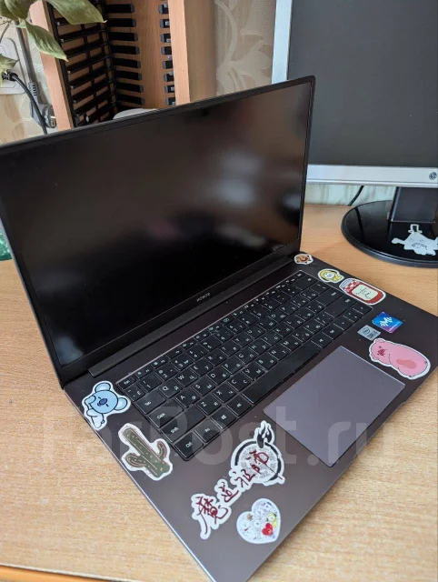 Honor MagicBook X 15. 15.6", 3����, ��� 8 ��, ���� 256���, WiFi: 1, Bluetooth: 1, ����������� �� 10��. ����