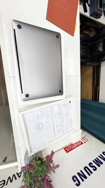 Apple MacBook Pro 13 2020 Late. 13.3", ��� 8 ��, ���� 256���, WiFi: 1, Bluetooth: 1, ����������� �� 8��. ����