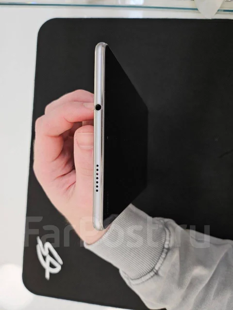 Huawei MediaPad M3 Lite. 8 ������, ������ 32 �� ����