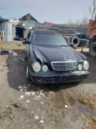 Mercedes-Benz E-Class ����