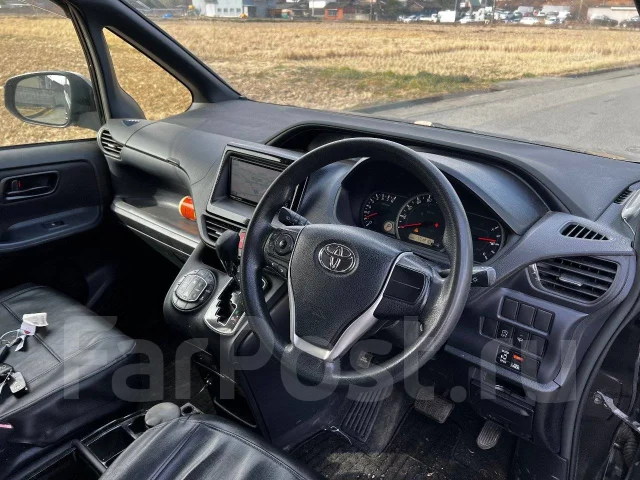 Toyota Voxy. ZRR85, 3ZR ����
