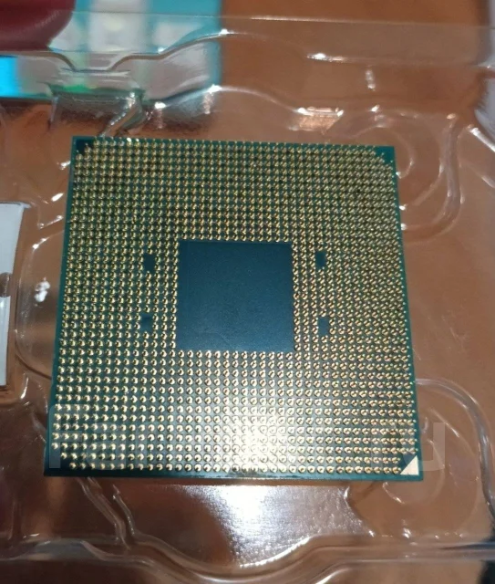 AMD Ryzen 5 1600 ����