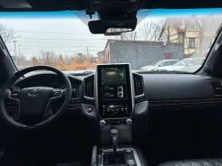 ������ ���������� Tesla �� Toyota LAND Cruiser 200 ����