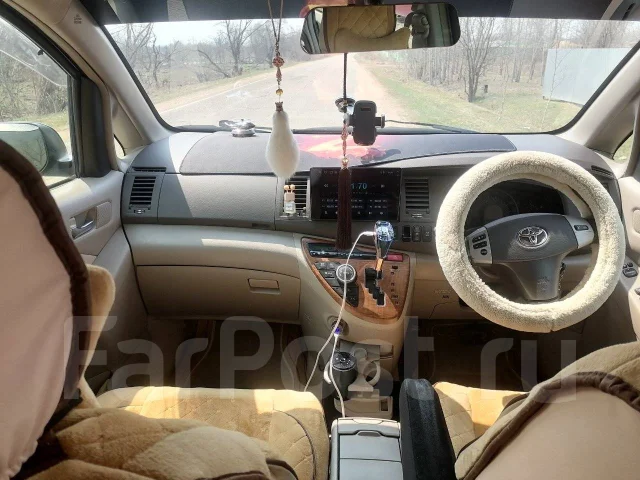 Toyota Isis. ��������, ��������, 2.0 (116��.�.), ������ ����