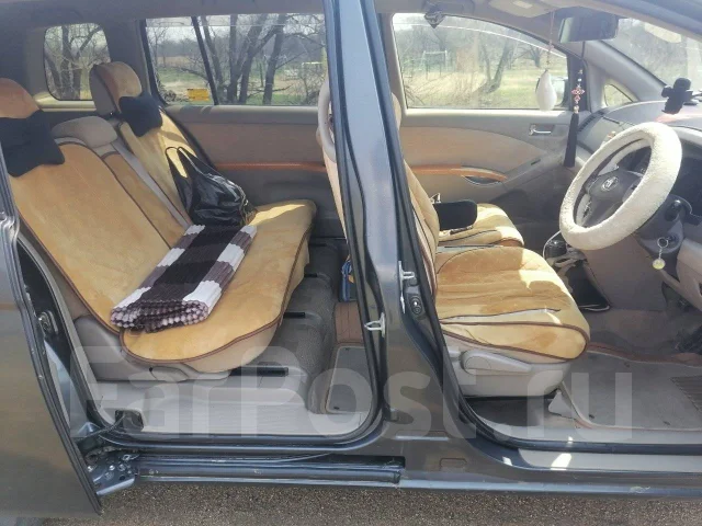 Toyota Isis. ��������, ��������, 2.0 (116��.�.), ������ ����