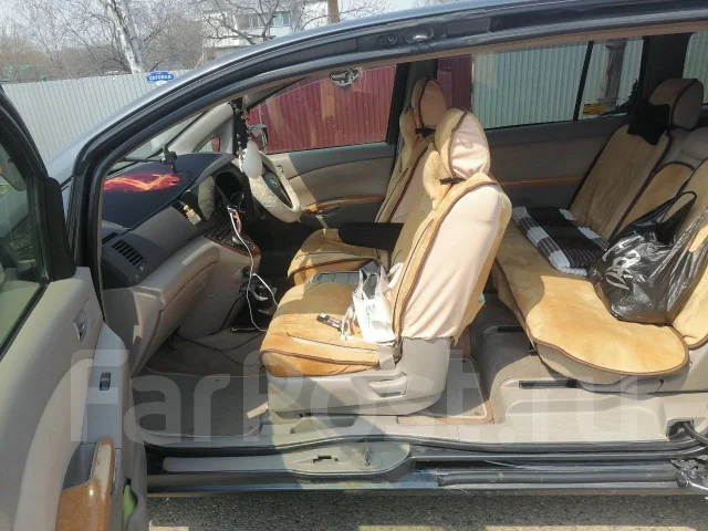 Toyota Isis. ��������, ��������, 2.0 (116��.�.), ������ ����