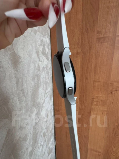 Samsung Galaxy Watch4. GPS, NFC ����