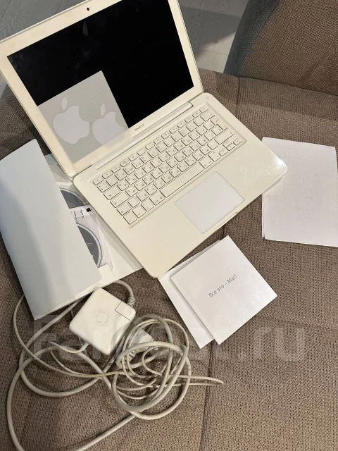 Apple MacBook 13. 13", WiFi: 1, Bluetooth: 1 ����