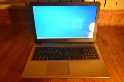 Asus X540S. 15.6", 1,6����, ��� 2048 ��, ���� 500���, WiFi: 1, Bluetooth: 1, ����������� �� 5��. ����