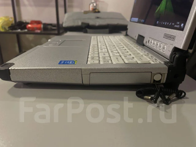Panasonic Toughbook. 12.5", 1,8����, ��� 8 ��, ���� 240���, WiFi: 1, Bluetooth: 1, ����������� �� 5��. ����