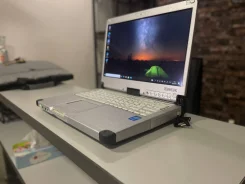 Panasonic Toughbook. 12.5", 1,8����, ��� 8 ��, ���� 240���, WiFi: 1, Bluetooth: 1, ����������� �� 5��. ����