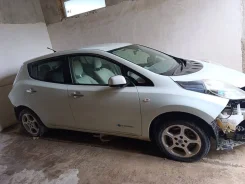 Nissan Leaf. ZEO009487, EM61 ����