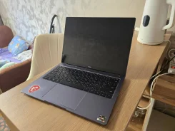 Huawei MateBook 14. 14", ��� 16 ��, ���� 512���, WiFi: 1, Bluetooth: 1, ����������� �� 7��. ����