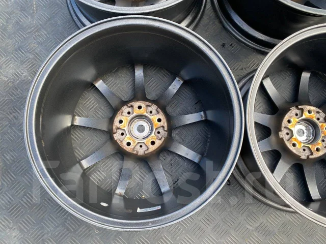 Hot Stuff G.speed. 8.0x17", 5x114.3, ET50, �� 73���. ����