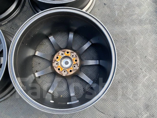Hot Stuff G.speed. 8.0x17", 5x114.3, ET50, �� 73���. ����