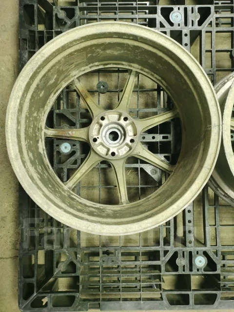 AVS Model T7. 8.0x18", 5x114.3, ET30. ��� ����� �� ������������ ����