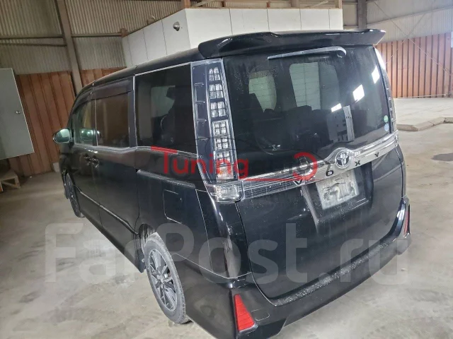 Toyota Voxy. ZRR80W, 3ZRFAE ����
