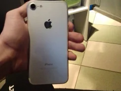 Apple iPhone 7. �/�, 32 ��, ������� ����