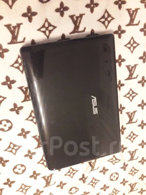 Asus. 15.6", 2,1����, ��� 2048 ��, ���� 320���, WiFi: 1 ����