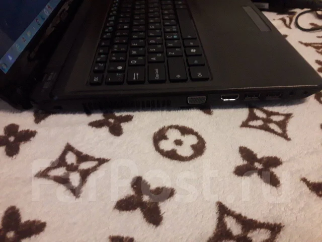 Asus. 15.6", 2,1����, ��� 2048 ��, ���� 320���, WiFi: 1 ����