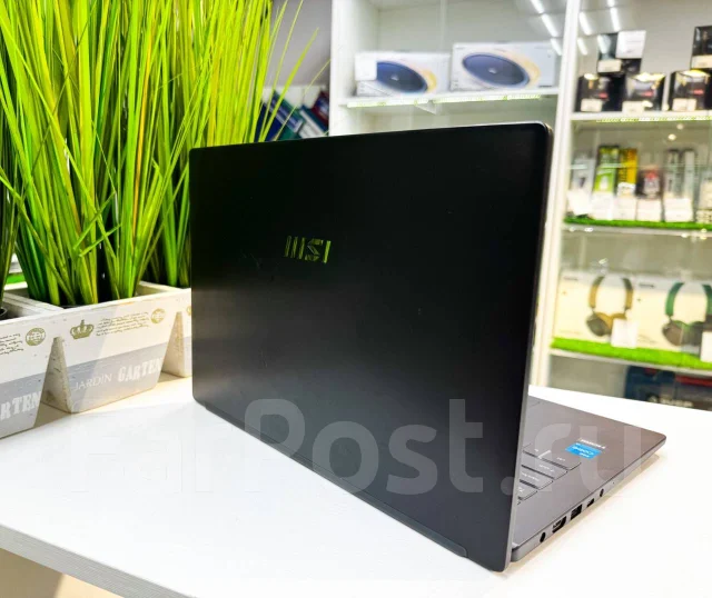 MSI Modern 14 C12M. 14", 1,3����, ���� 512���, WiFi: 1, Bluetooth: 1 ����