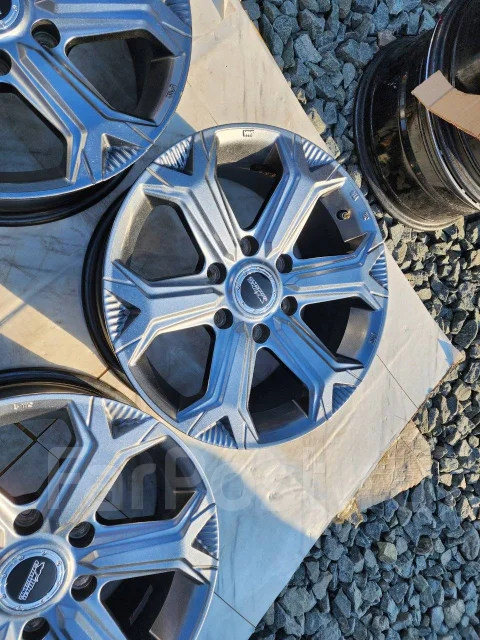 Dunlop Wild Cruising. 7.5x17", 6x139.7, ET25 ����