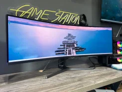 Samsung. 49", ���������� OLED ����