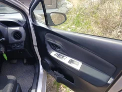 Toyota Vitz. ��������, 4wd, 1.3 (95��.�.), ������, 140����. �� ����
