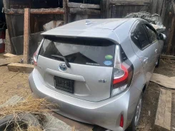 Toyota Aqua ����