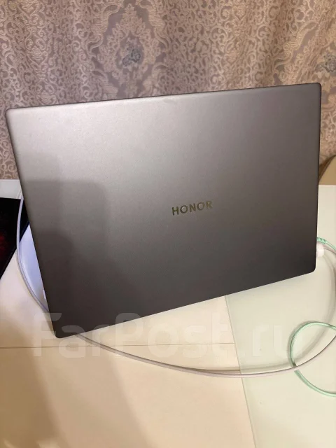 Honor MagicBook 16. 16.1", 3,3����, ��� 8 ��, ���� 512���, WiFi: 1, Bluetooth: 1 ����