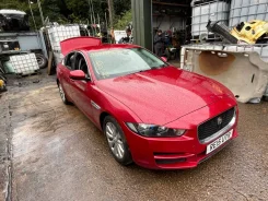 Jaguar XE. SAJAB4CN4GA911046 ����