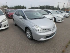 Nissan Tiida Latio. SJC11150157, MR18DE ����