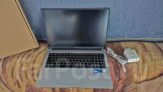 Honor MagicBook X 16 Pro. 16", 4,7����, ��� 16 ��, ���� 512���, WiFi: 1, Bluetooth: 1, ����������� �� 10��. ����