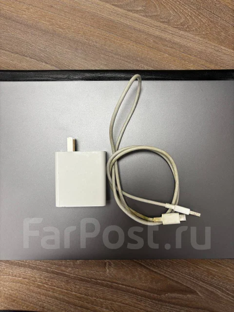 Xiaomi Mi Notebook Air 13.3. 13", 2,3����, ��� 8 ��, ���� 256���, WiFi: 1, Bluetooth: 1, ����������� �� 8��. ����