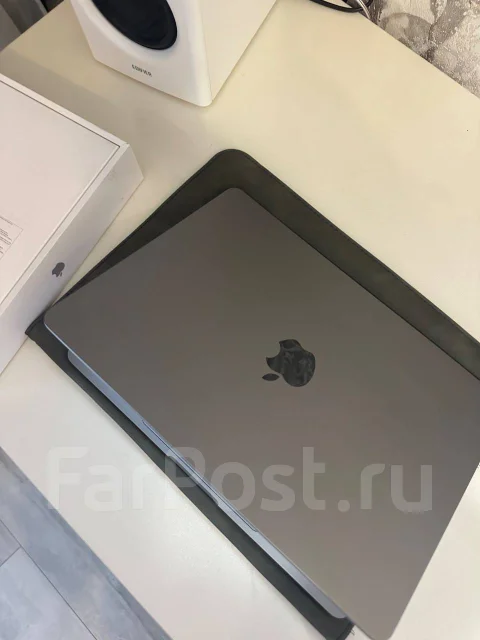 Apple MacBook Air 13 2022. 13.6", ��� 8 ��, ���� 256���, WiFi: 1, Bluetooth: 1, ����������� �� 20��. ����