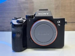 Sony Alpha ILCE-7 III Body ����