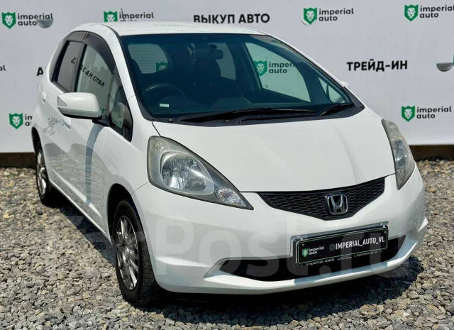 Honda Fit. �������, ��������, 1.3 (100��.�.), ������, 174 000����. �� ����