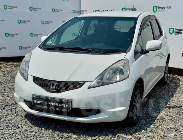 Honda Fit. �������, ��������, 1.3 (100��.�.), ������, 174 000����. �� ����