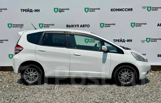 Honda Fit. �������, ��������, 1.3 (100��.�.), ������, 174 000����. �� ����