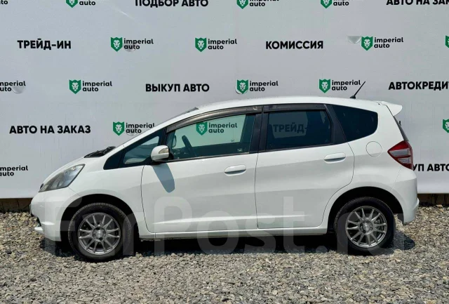 Honda Fit. �������, ��������, 1.3 (100��.�.), ������, 174 000����. �� ����