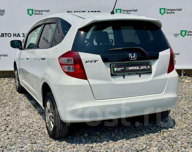 Honda Fit. �������, ��������, 1.3 (100��.�.), ������, 174 000����. �� ����