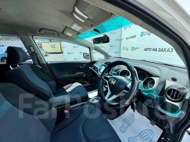 Honda Fit. �������, ��������, 1.3 (100��.�.), ������, 174 000����. �� ����