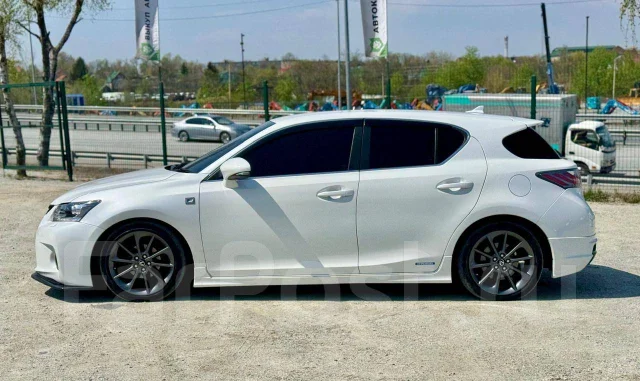 Lexus CT200h. �������, ��������, 1.8 (99��.�.), ������, 180 000����. �� ����