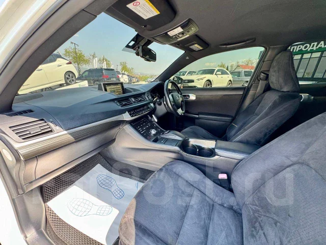 Lexus CT200h. �������, ��������, 1.8 (99��.�.), ������, 180 000����. �� ����