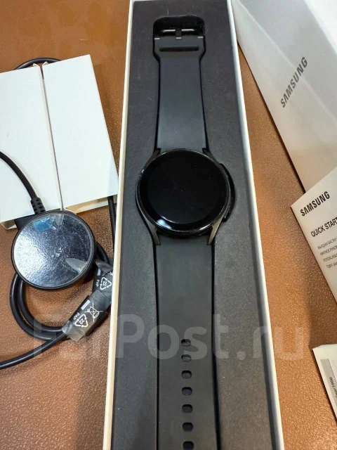Samsung Galaxy Watch4. NFC ����