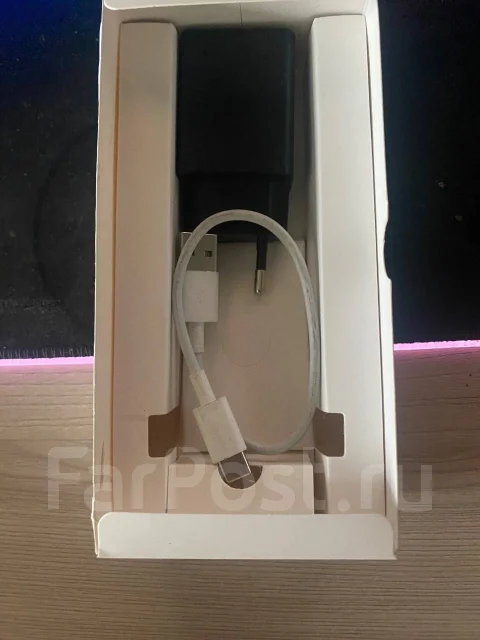 Honor 9. �/�, 64 ��, �����������, 3G, 4G LTE, Dual-SIM, NFC ����