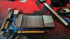 GeForce GT 710 ����